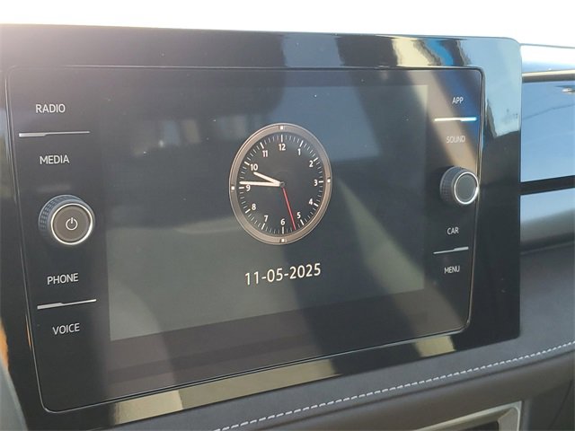 Certified 2025 Volkswagen Taos SE image 29