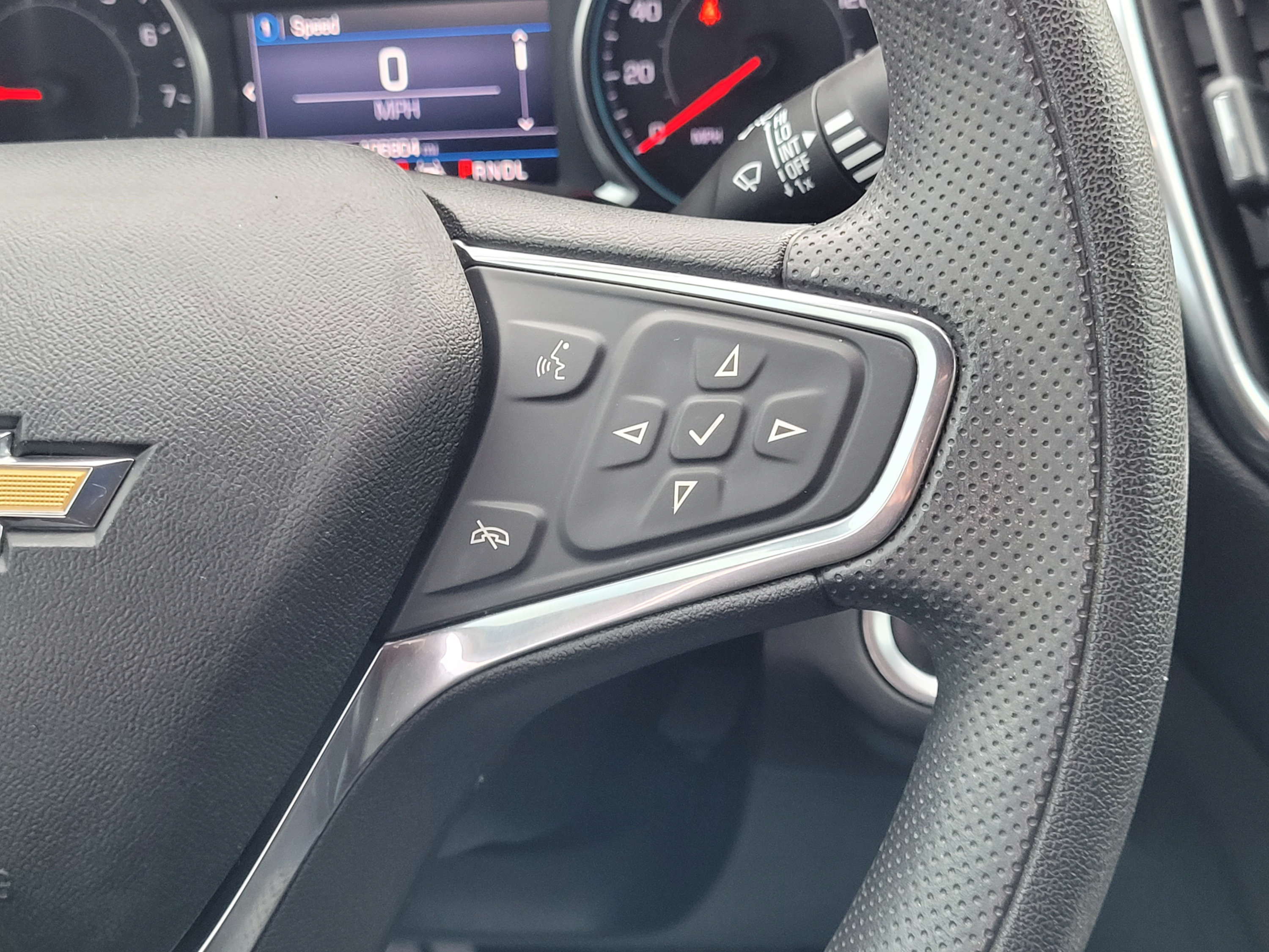 Used 2020 Chevrolet Equinox LT FWD image 13