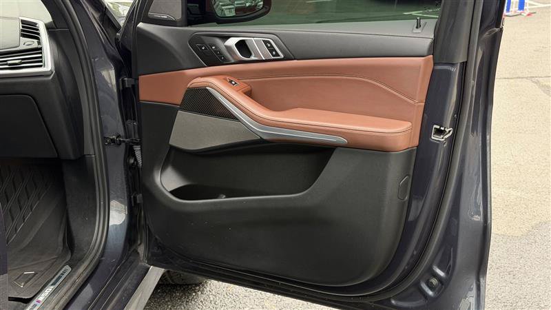 Used 2022 BMW X5 M50i AWD/4WD image 37