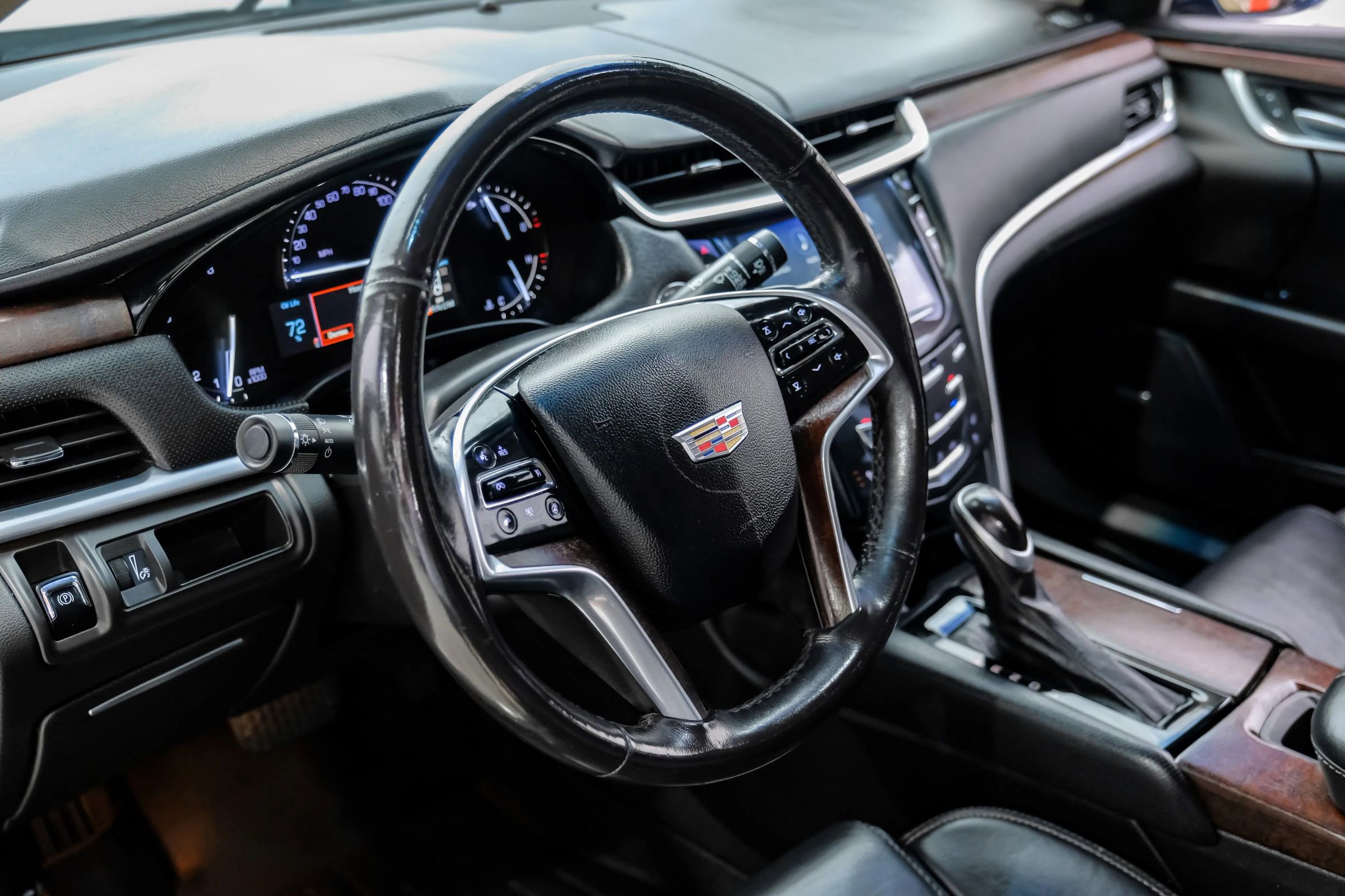 Used 2019 Cadillac XTS Luxury image 25