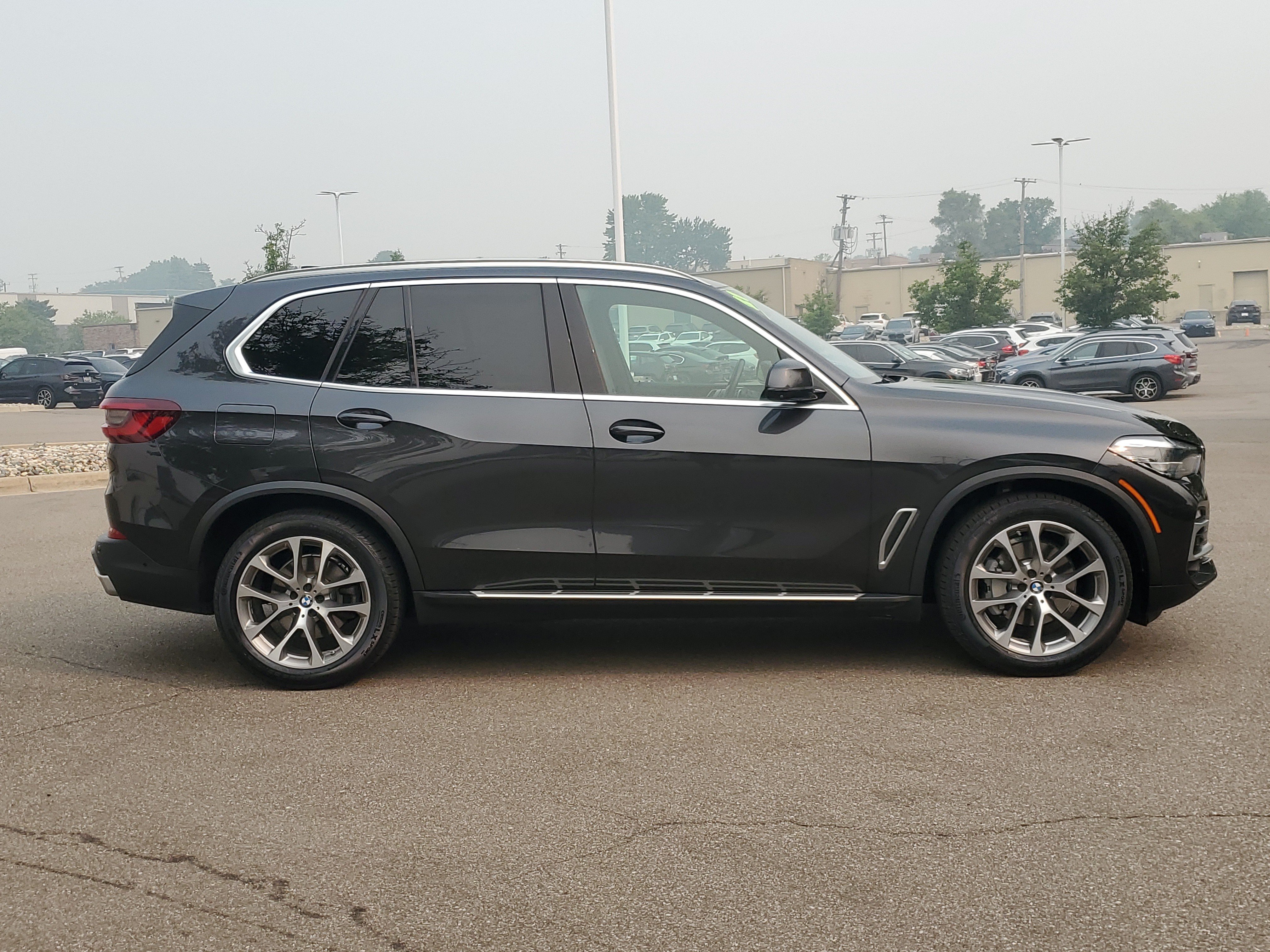 Used 2021 BMW X5 xDrive40i w/ Premium Package AWD/4WD image 6