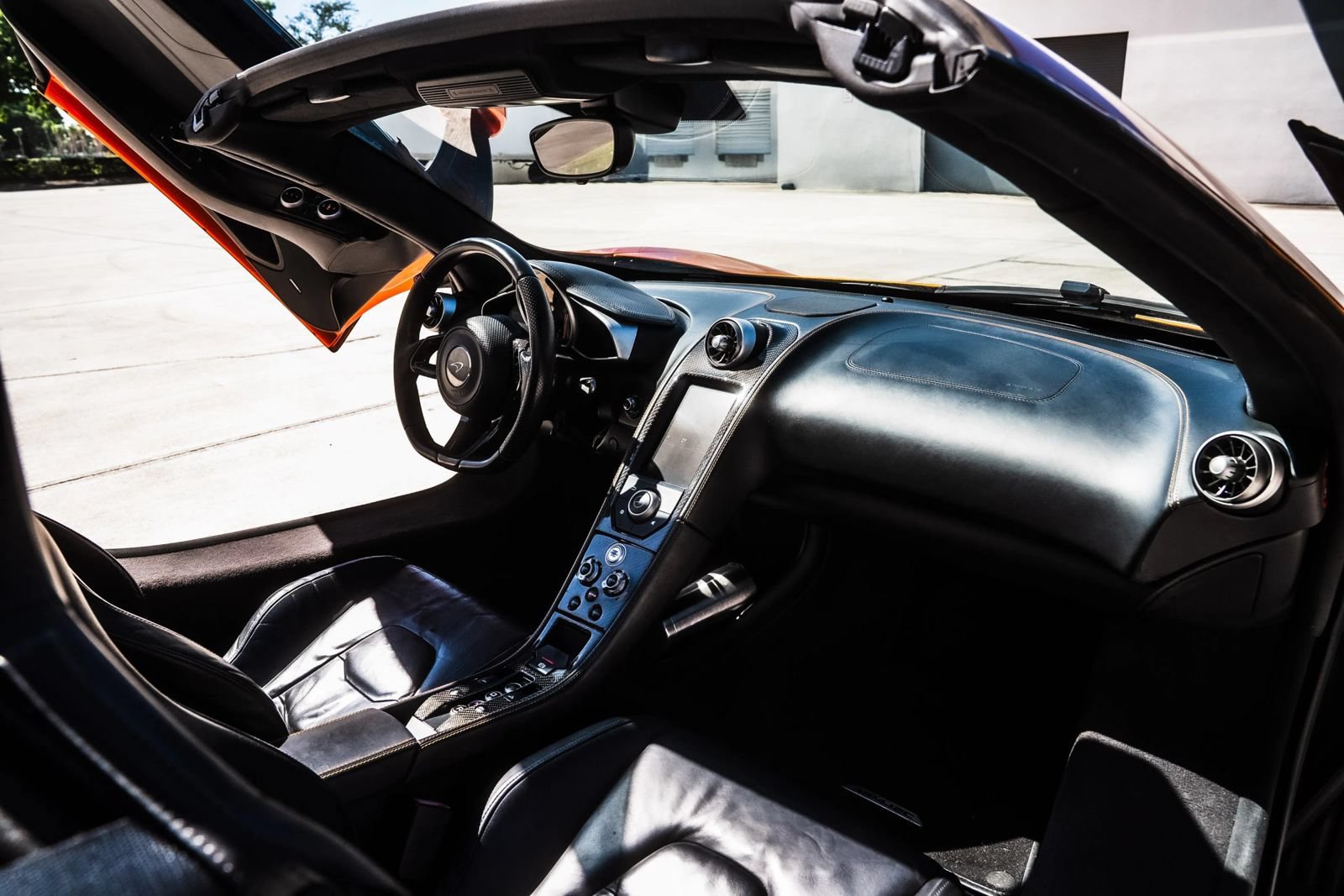 Used 2013 McLaren MP4-12C Spider RWD image 24