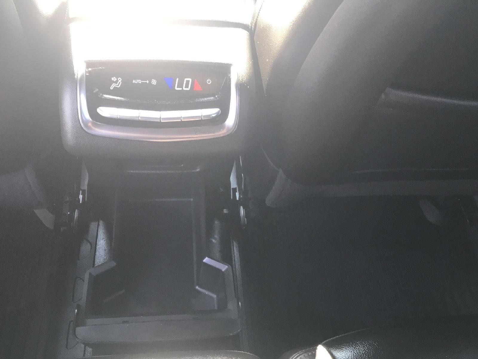 Certified 2024 Cadillac XT6 Luxury w/ LPO, Floor Liner Package AWD/4WD image 15