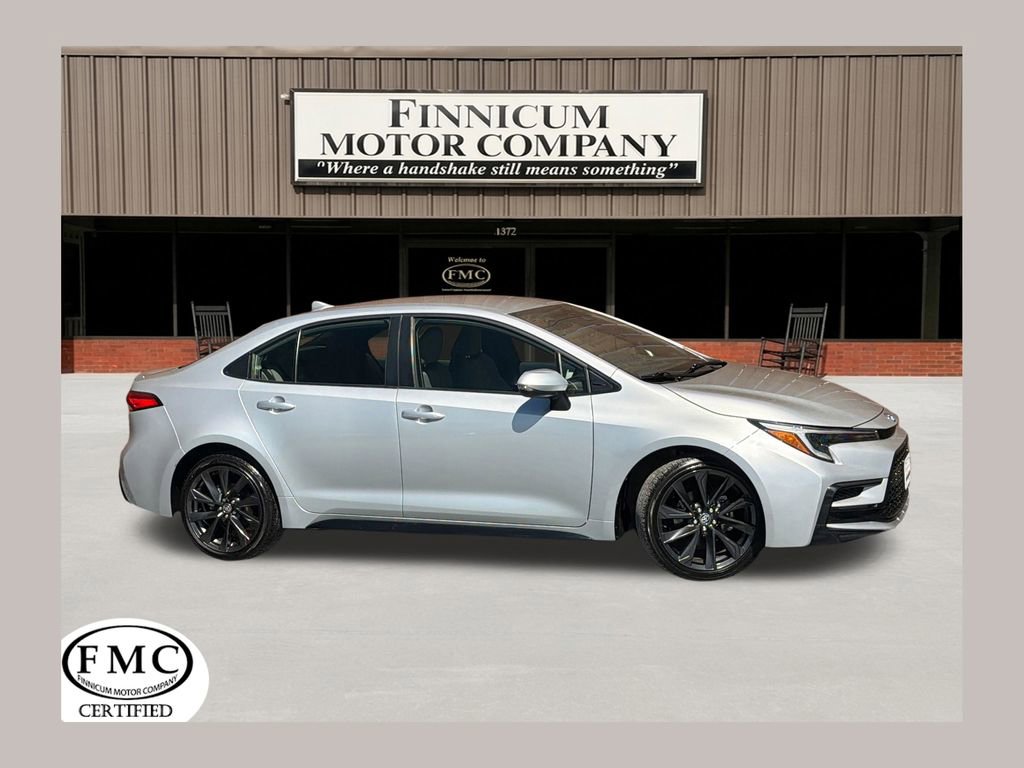 Used 2024 Toyota Corolla SE image 1