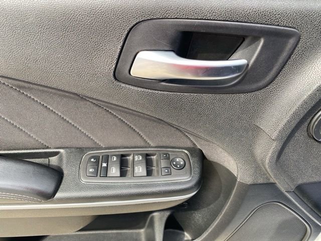 Used 2022 Dodge Charger SXT RWD image 17