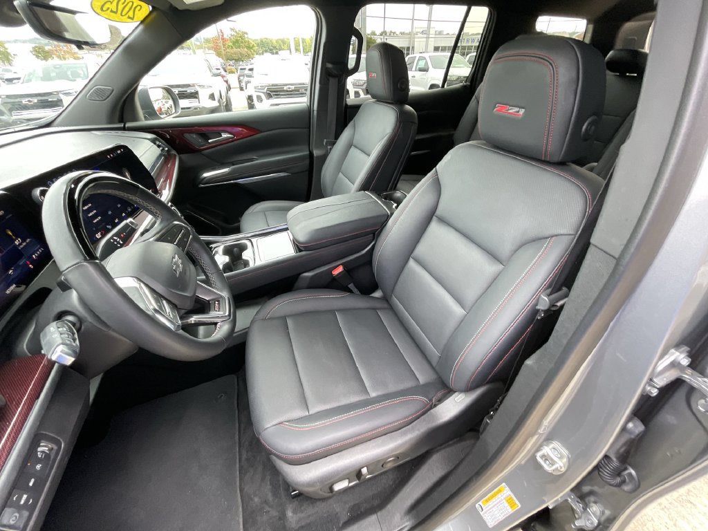 Certified 2025 Chevrolet Traverse Z71 w/ Enhanced Driving Package AWD/4WD image 18