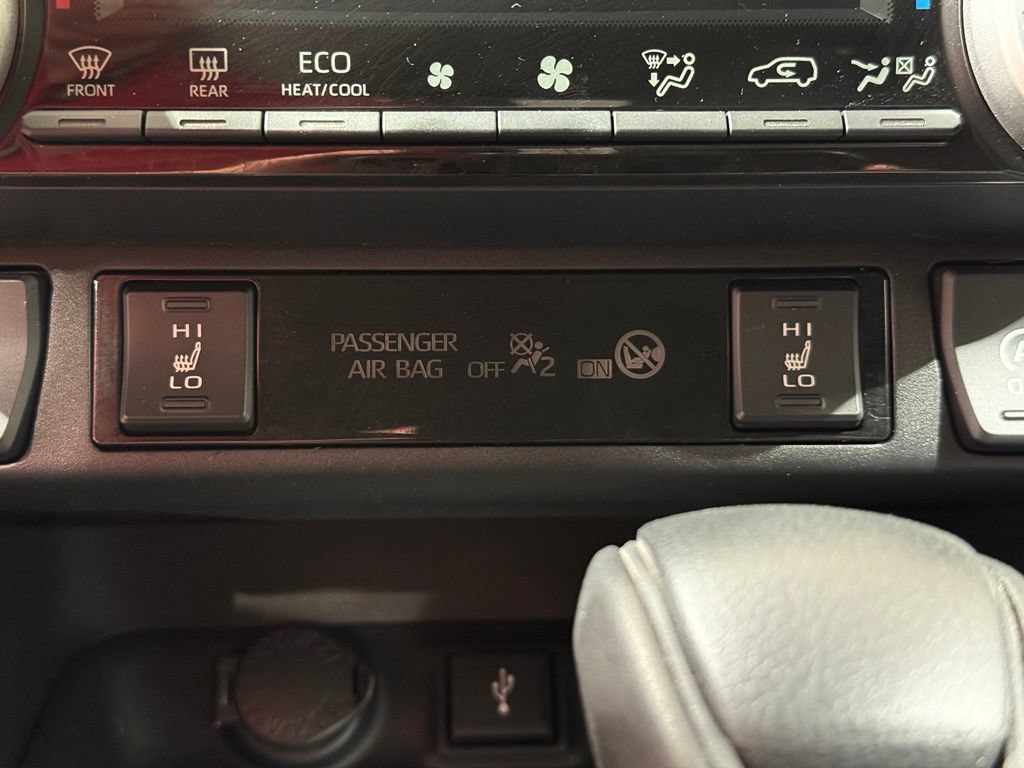Used 2022 Toyota RAV4 XLE w/ Convenience Package AWD/4WD image 30