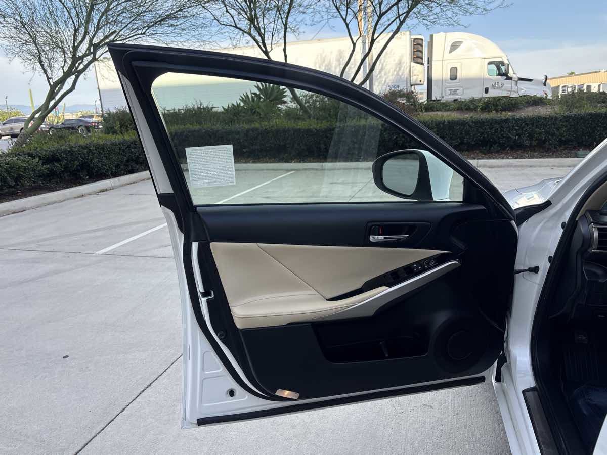 Used 2015 Lexus IS 250 image 19