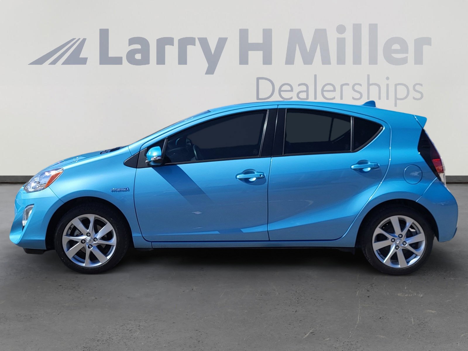 Used 2016 Toyota Prius C Four image 4