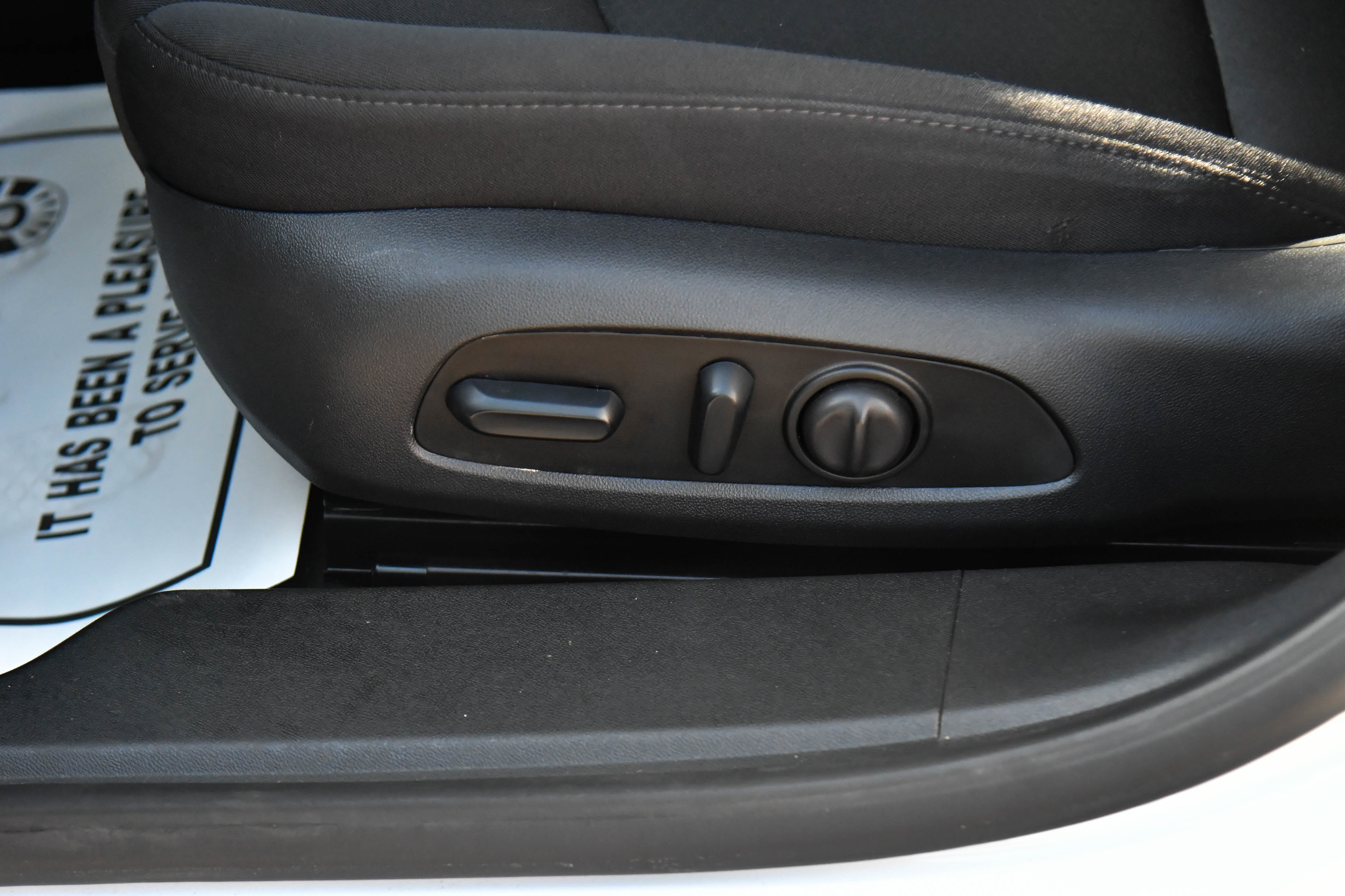 Used 2024 Chevrolet Malibu LT FWD image 16