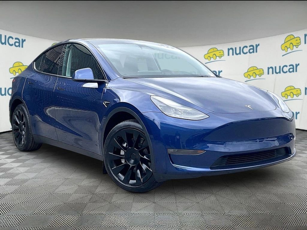 Used 2024 Tesla Model Y Long Range AWD/4WD image 1