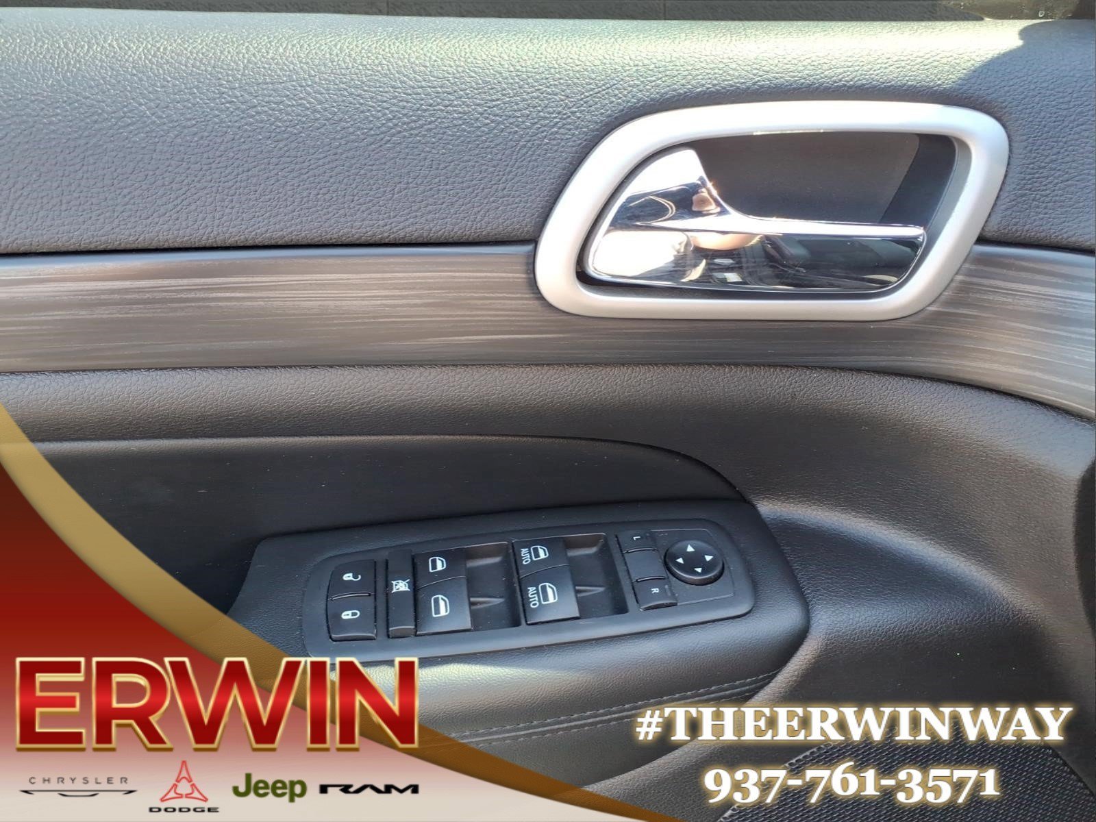 Used 2020 Jeep Grand Cherokee Altitude AWD/4WD image 11