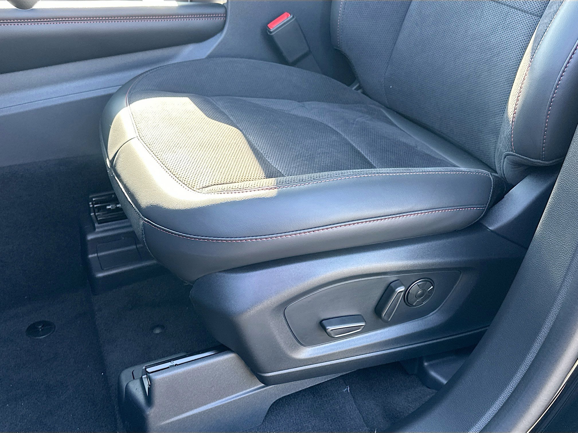 New 2026 Ford Explorer ST image 14