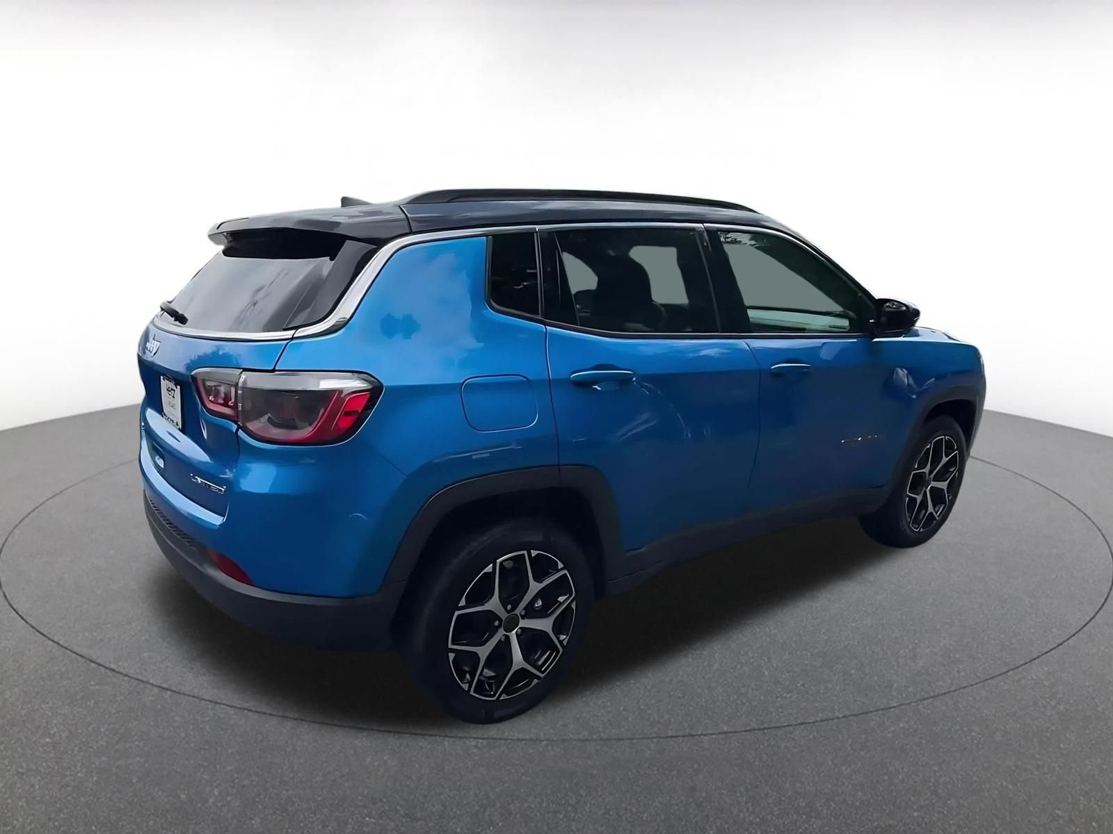 Used 2025 Jeep Compass Limited AWD/4WD image 15