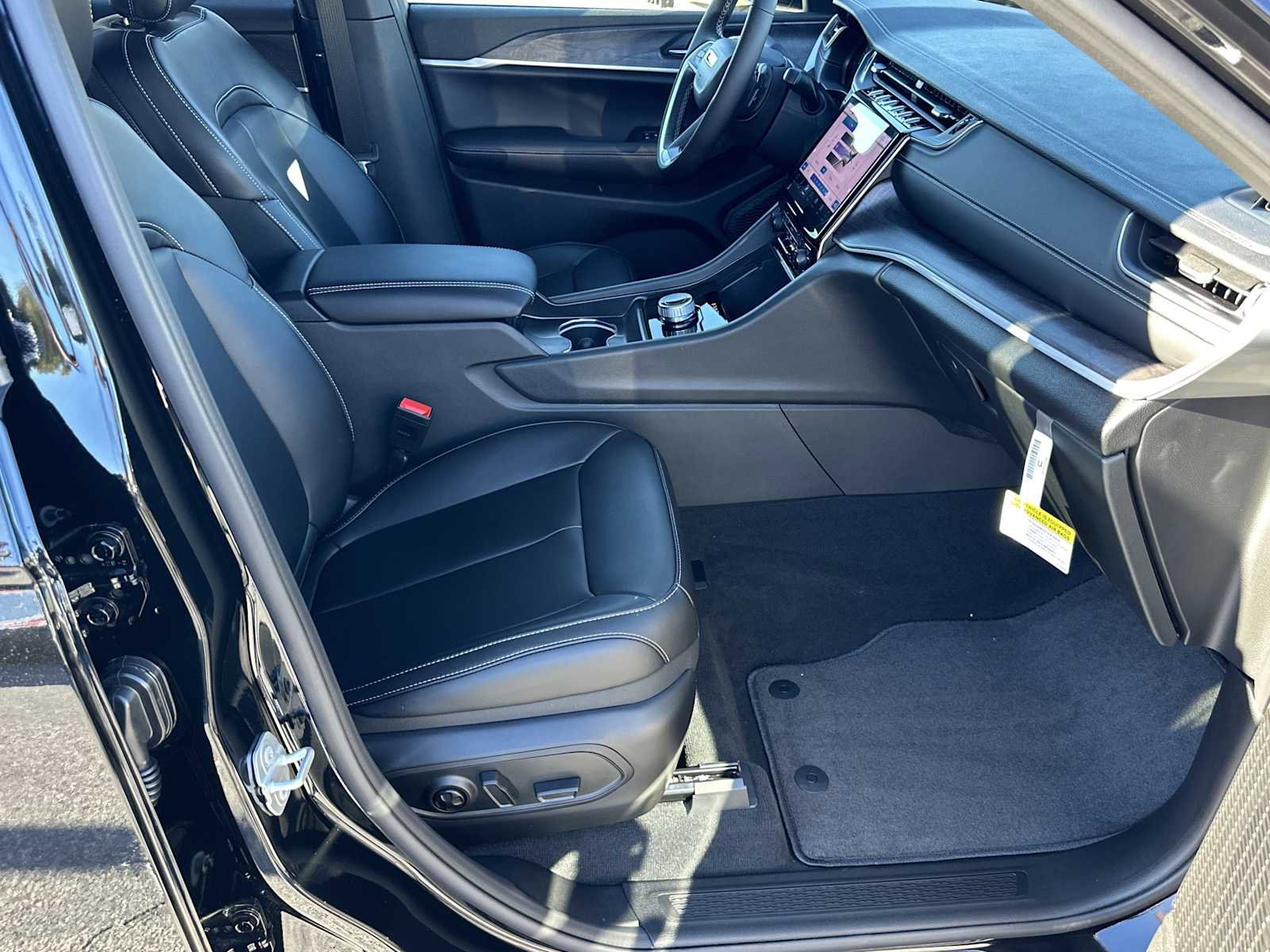 New 2025 Jeep Grand Cherokee L Limited image 13