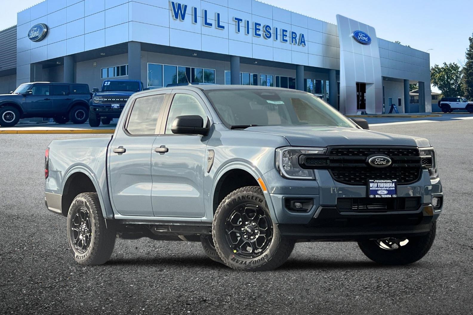 New 2025 Ford Ranger XLT w/ Black Appearance Package image 2