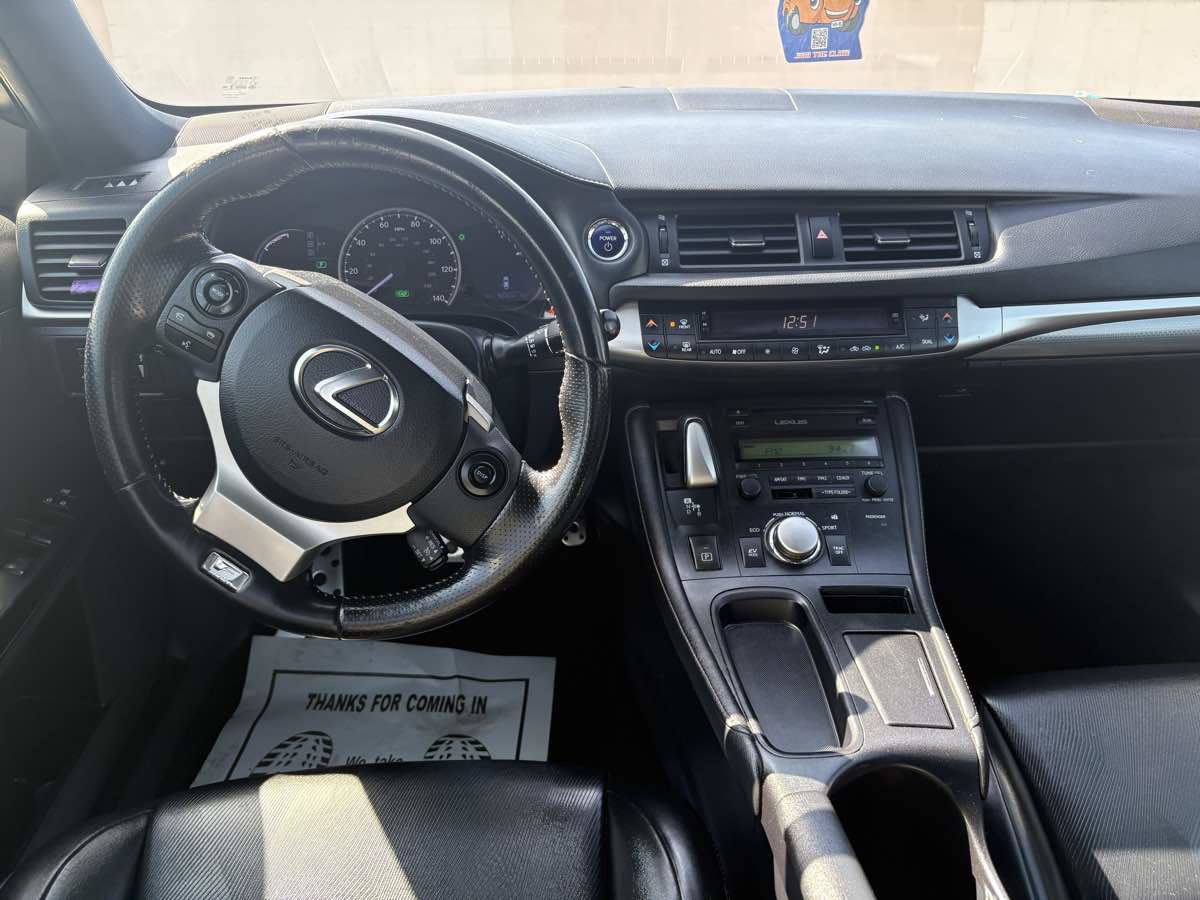 Used 2015 Lexus CT 200h image 24