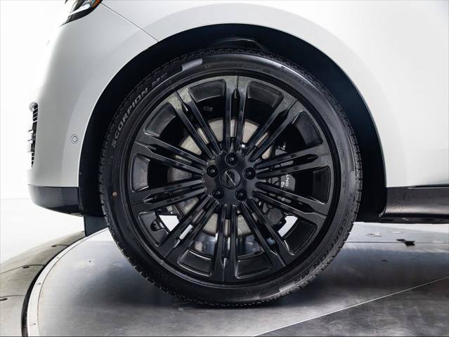 New 2026 Land Rover Range Rover Long Wheelbase Autobiography AWD/4WD image 17