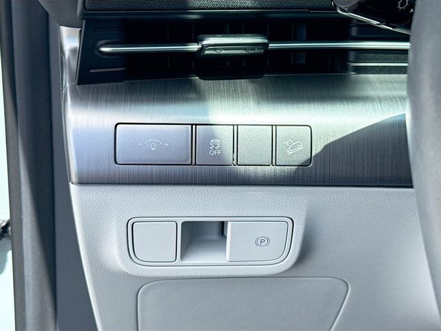 Certified 2024 Hyundai Kona SEL w/ Convenience Package FWD image 10