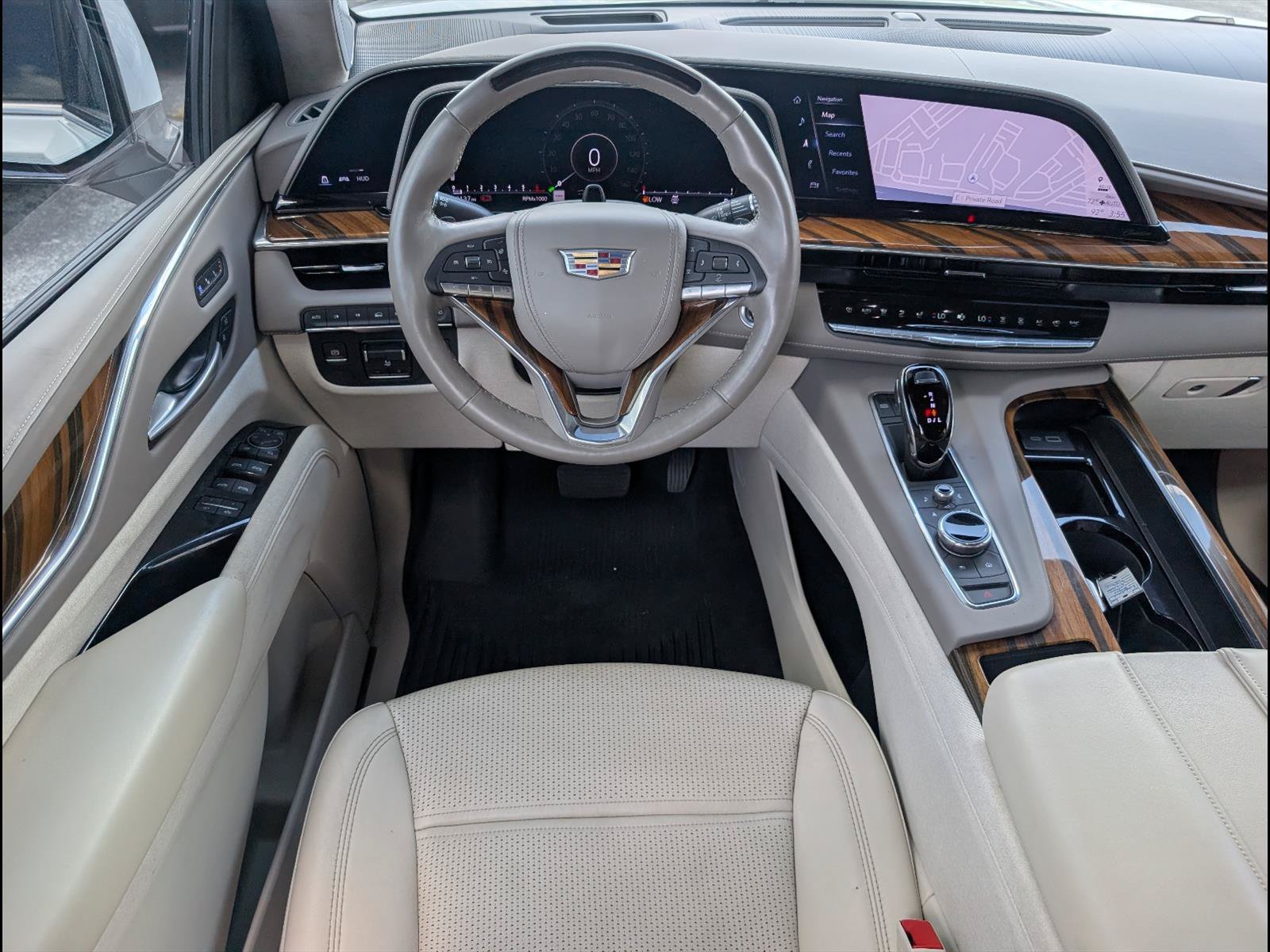 Used 2024 Cadillac Escalade ESV Premium Luxury Platinum AWD/4WD image 10