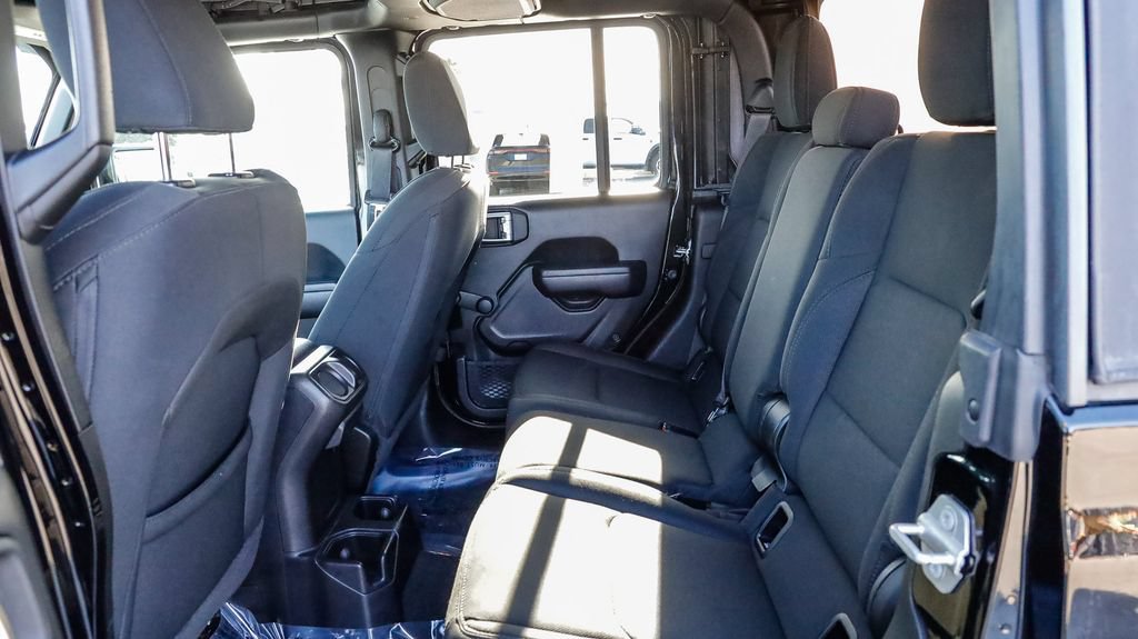 Used 2021 Jeep Gladiator Sport AWD/4WD image 23