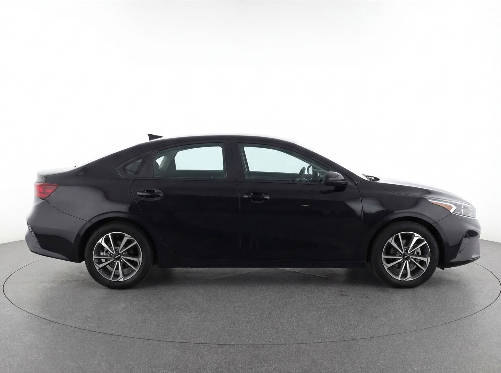 Used 2023 Kia Forte LXS image 11