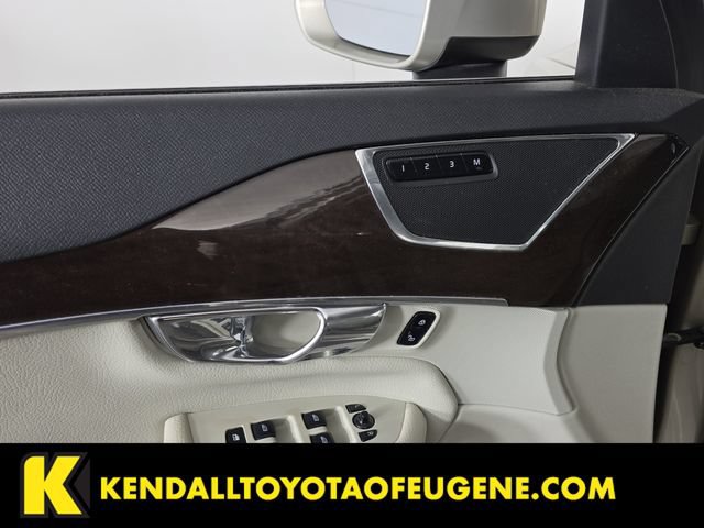 Used 2016 Volvo XC90 T6 Momentum w/ Momentum Plus Package AWD/4WD image 22