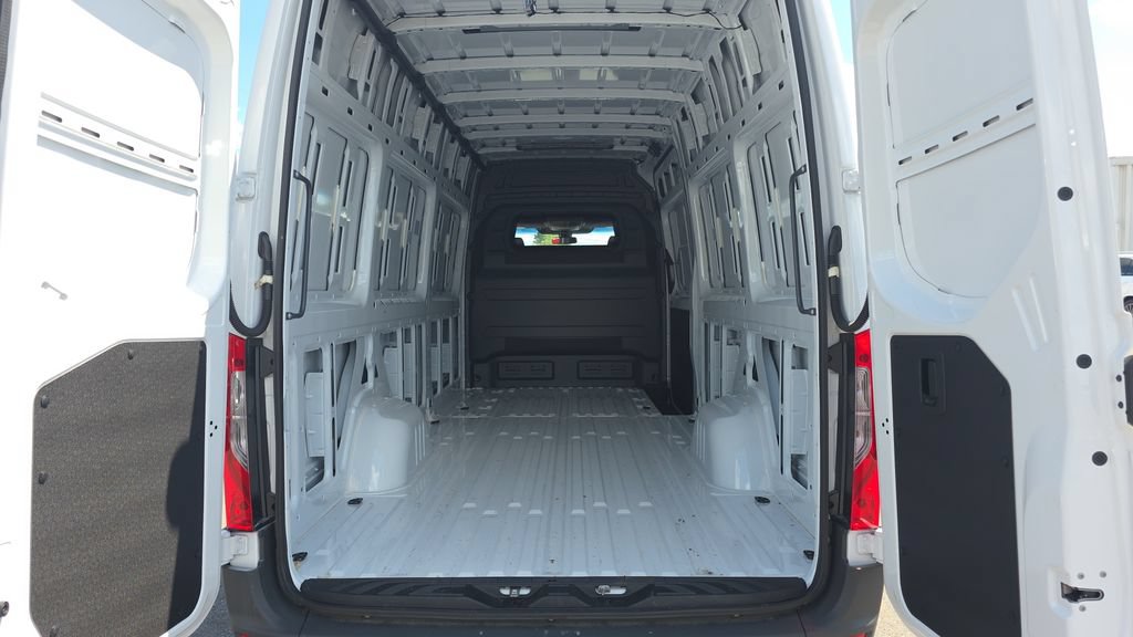 New 2026 Mercedes-Benz Sprinter 2500 image 9