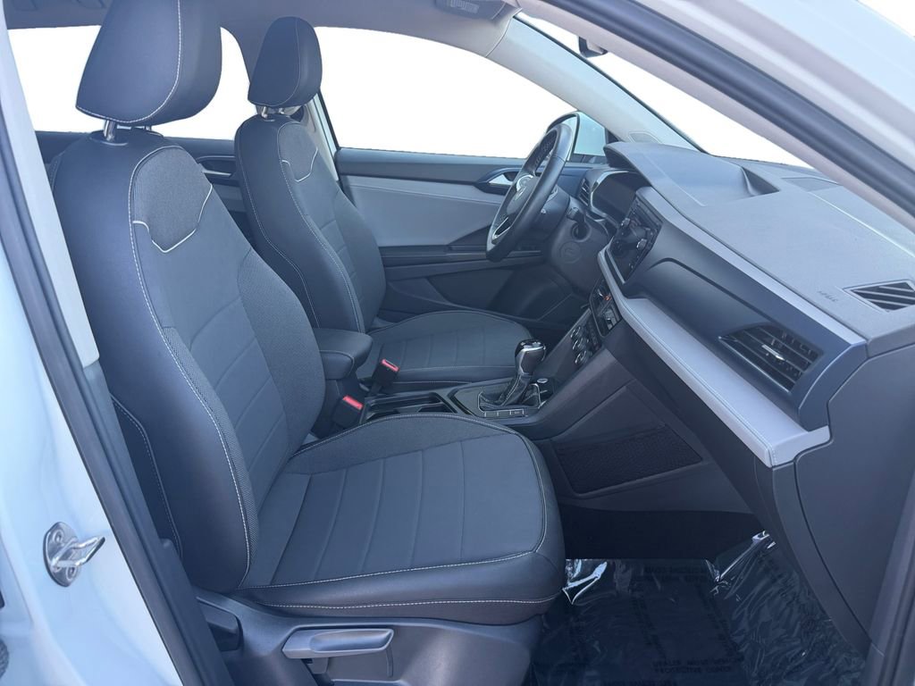 Used 2024 Volkswagen Taos SE image 15