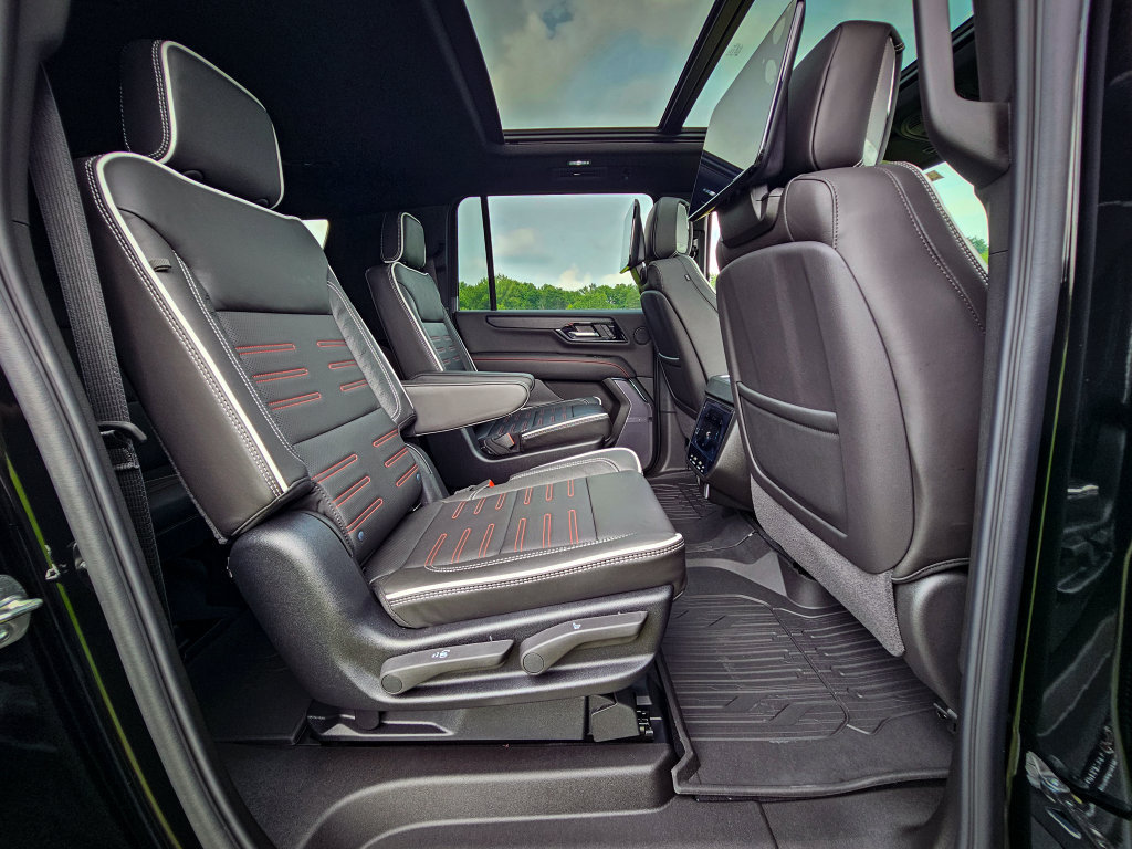New 2026 GMC Yukon XL AT4 Ultimate w/ LPO, Floor Liner Package AWD/4WD image 47
