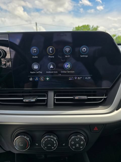 Used 2024 Chevrolet Trax RS w/ Sunroof Package FWD image 22
