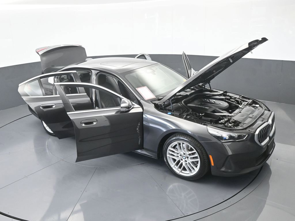 Used 2024 BMW 530i xDrive image 87