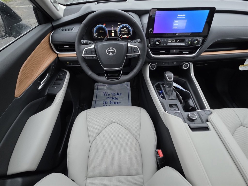 New 2026 Toyota Grand Highlander Platinum image 6