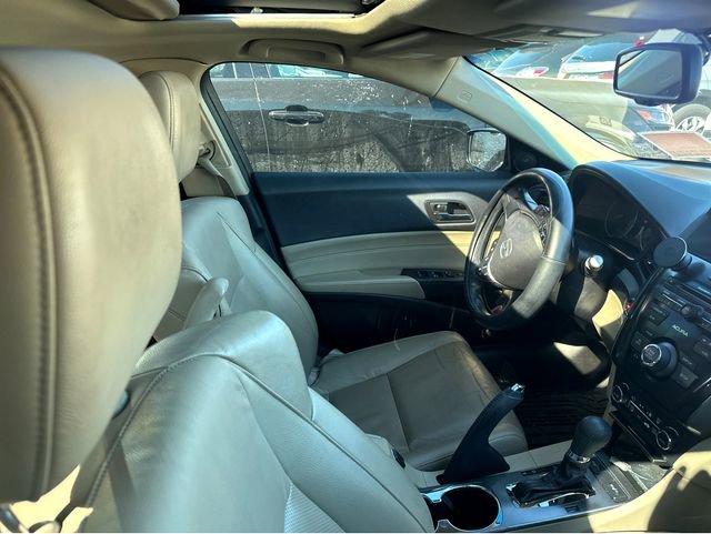 Used 2015 Acura ILX w/ Premium Package image 4