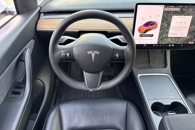 Used 2021 Tesla Model Y Long Range image 13