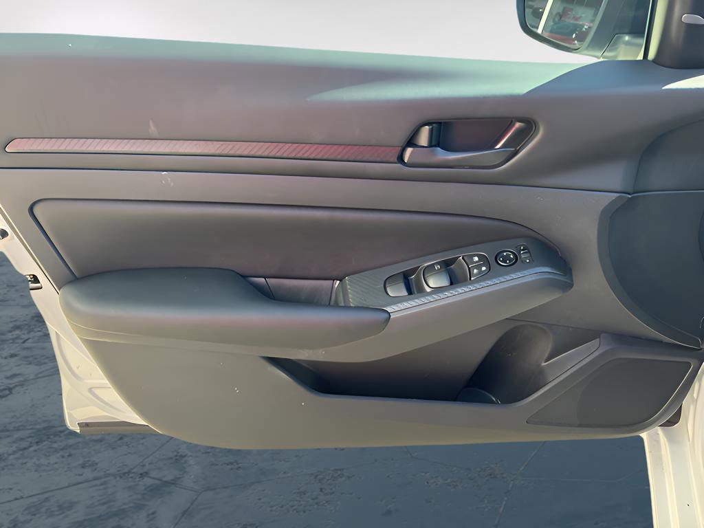 Used 2025 Nissan Altima 2.5 S image 19