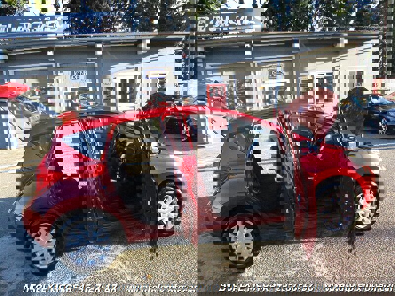 Used 2015 Nissan Versa Note SV image 30