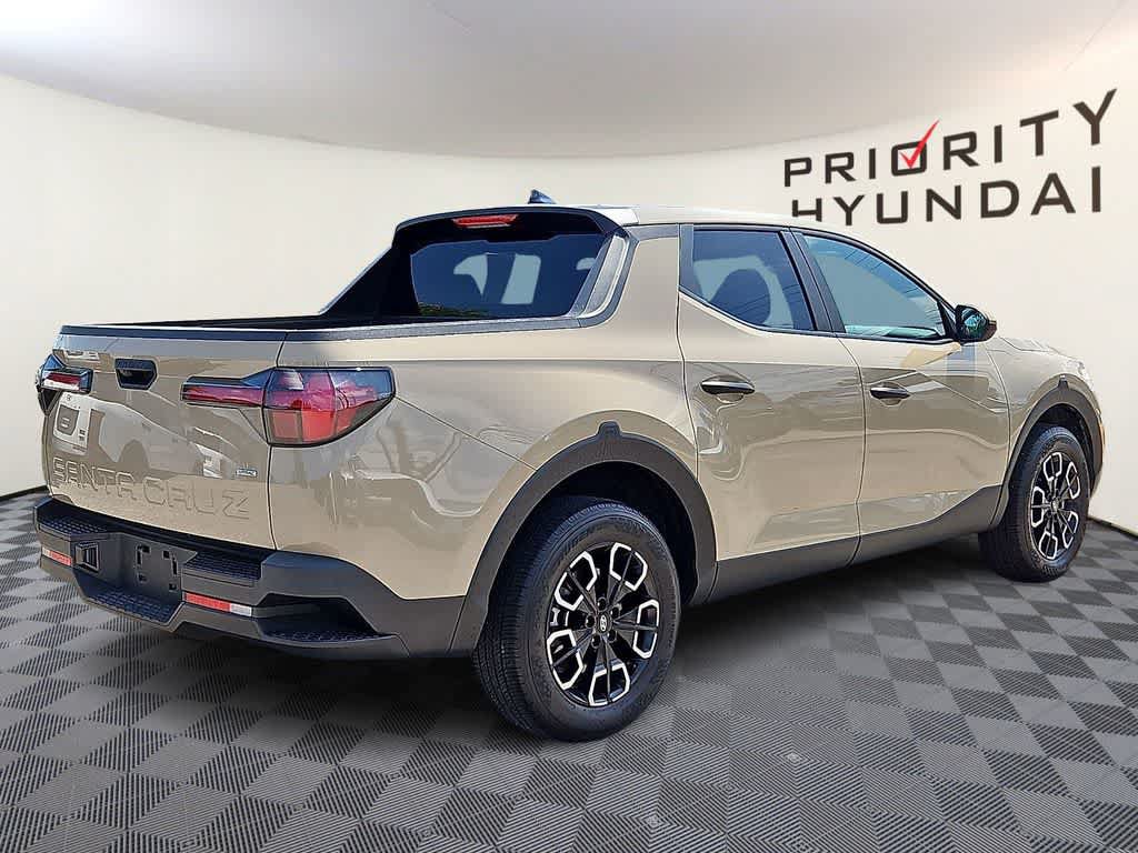 Used 2024 Hyundai Santa Cruz SE AWD/4WD image 4