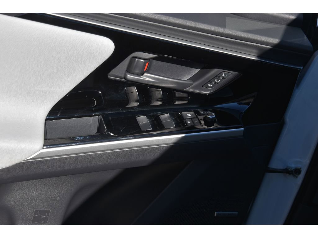 Used 2024 Subaru Solterra Limited w/ Limited Package image 22