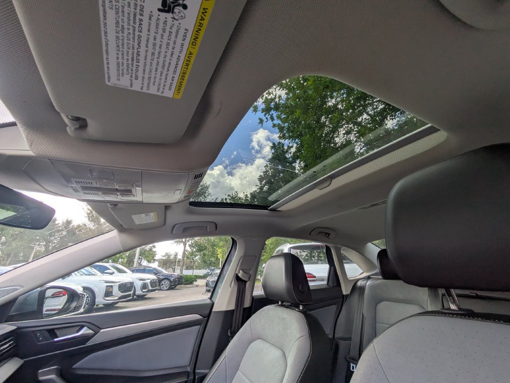 Used 2025 Volkswagen Jetta SE FWD image 27