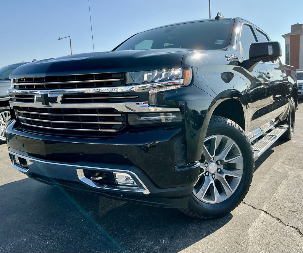 Used 2021 Chevrolet Silverado 1500 High Country w/ Technology Package image 3