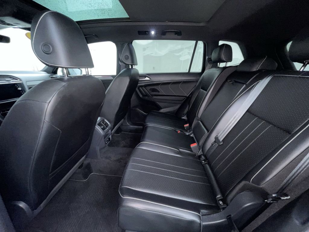 Used 2024 Volkswagen Tiguan SE R-Line image 5