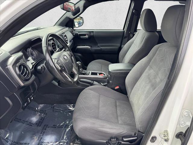 Used 2017 Toyota Tacoma TRD Off-Road w/ Tow Package (A/T) image 10