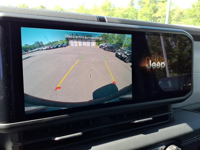 Used 2025 Jeep Wrangler Unlimited Sahara AWD/4WD image 23