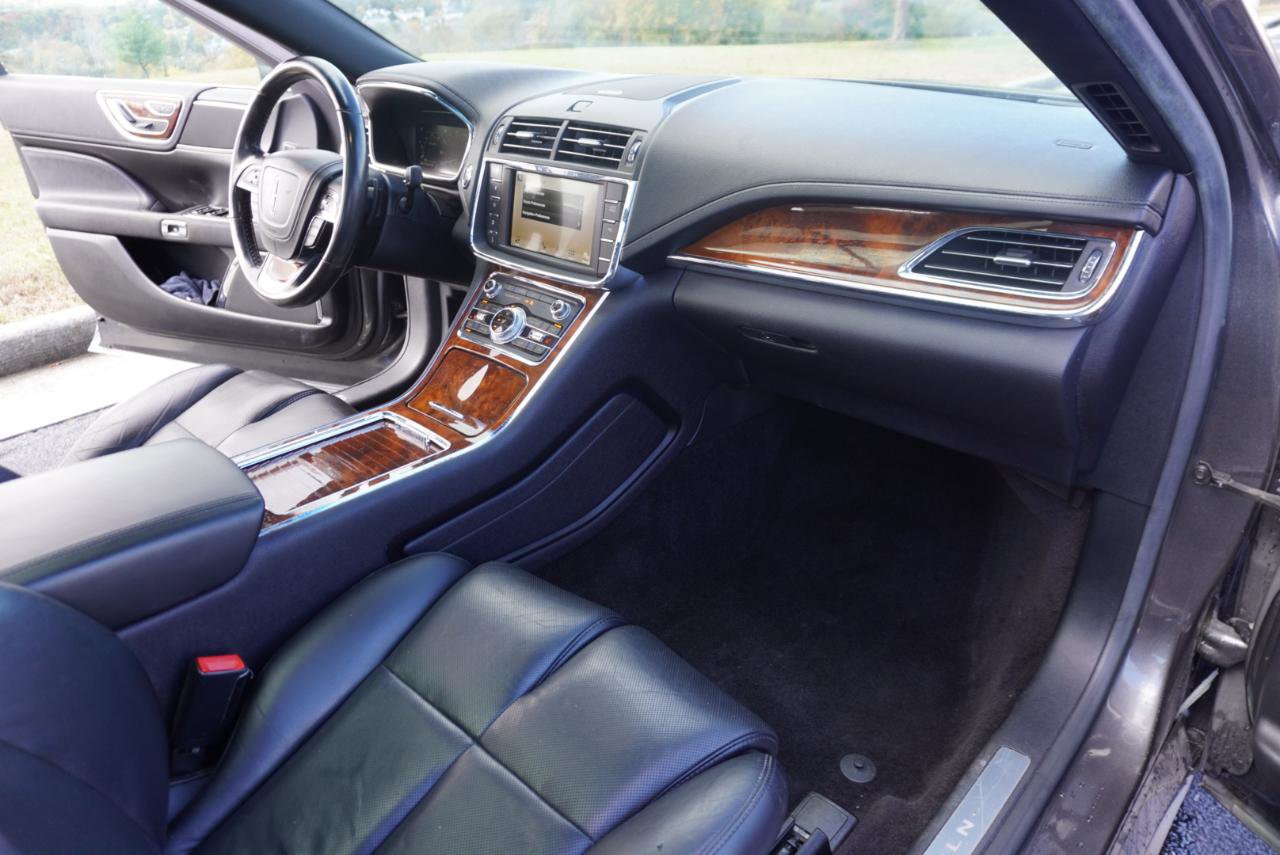 Used 2017 Lincoln Continental Select FWD image 26
