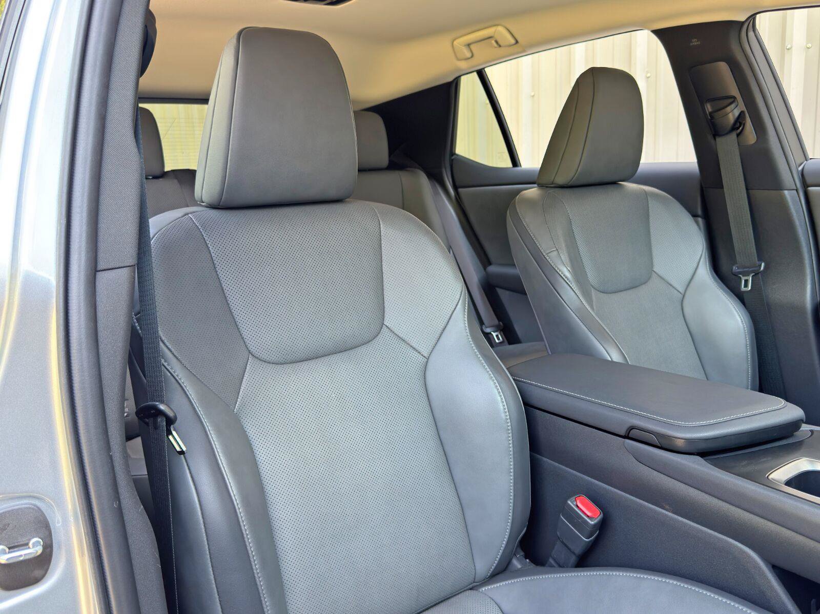 Used 2025 Lexus RZ 300e w/ Accessory Package (Z1) FWD image 35