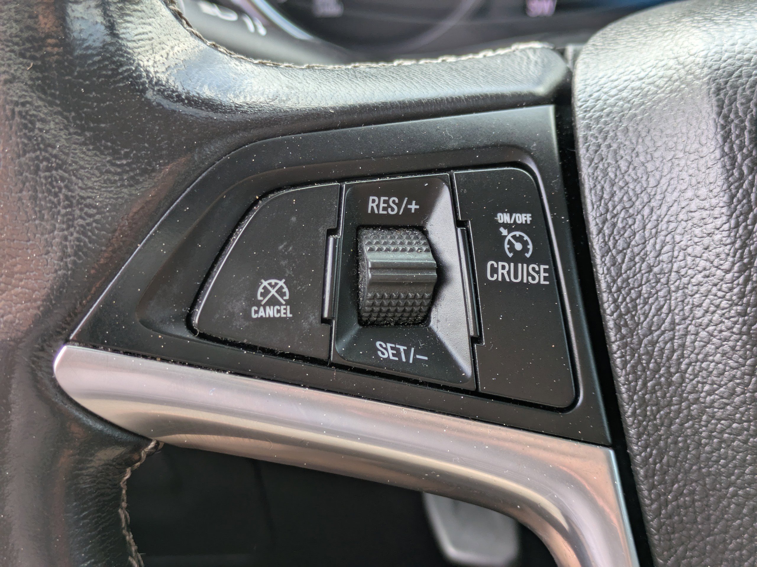 Used 2020 Buick Encore Essence FWD image 20