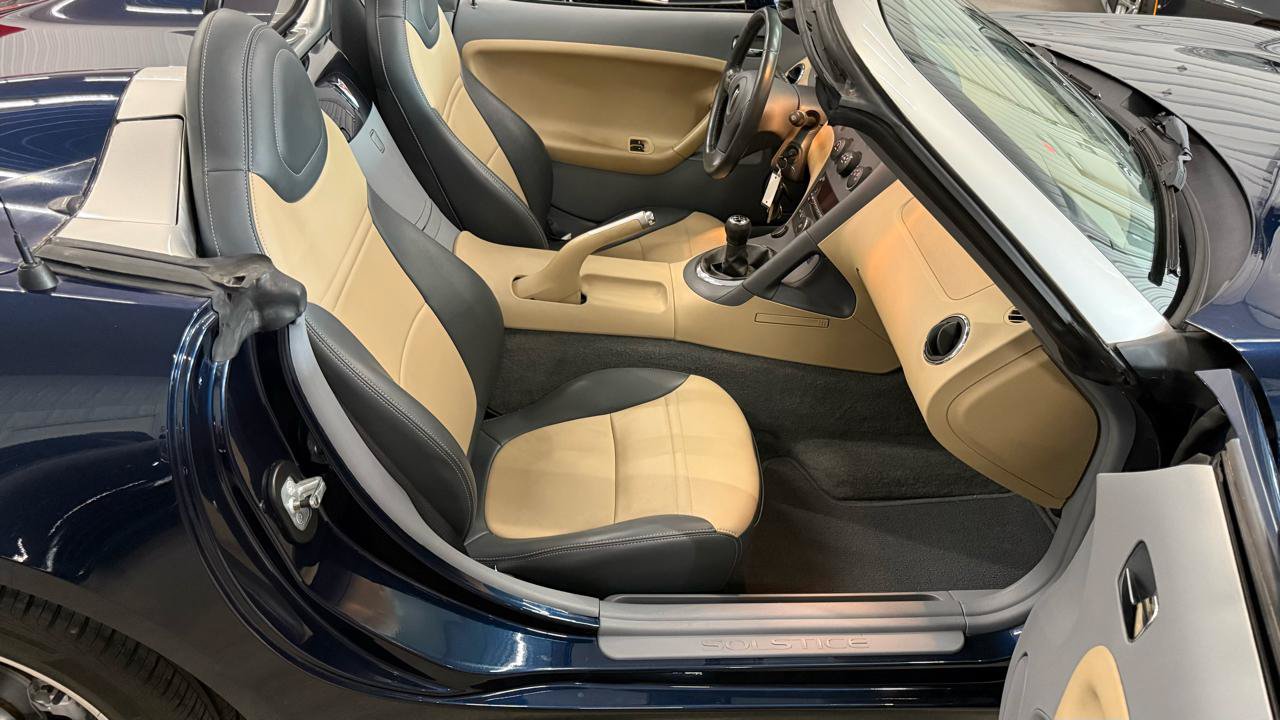 Used 2006 Pontiac Solstice Convertible w/ Premium Package RWD image 34