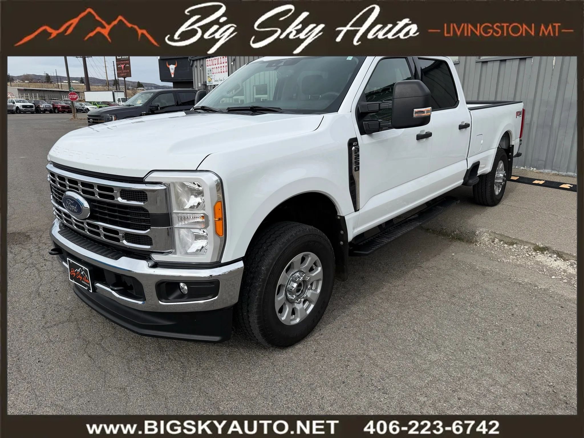 Used 2023 Ford F250 XLT w/ FX4 Off-Road Package image 3