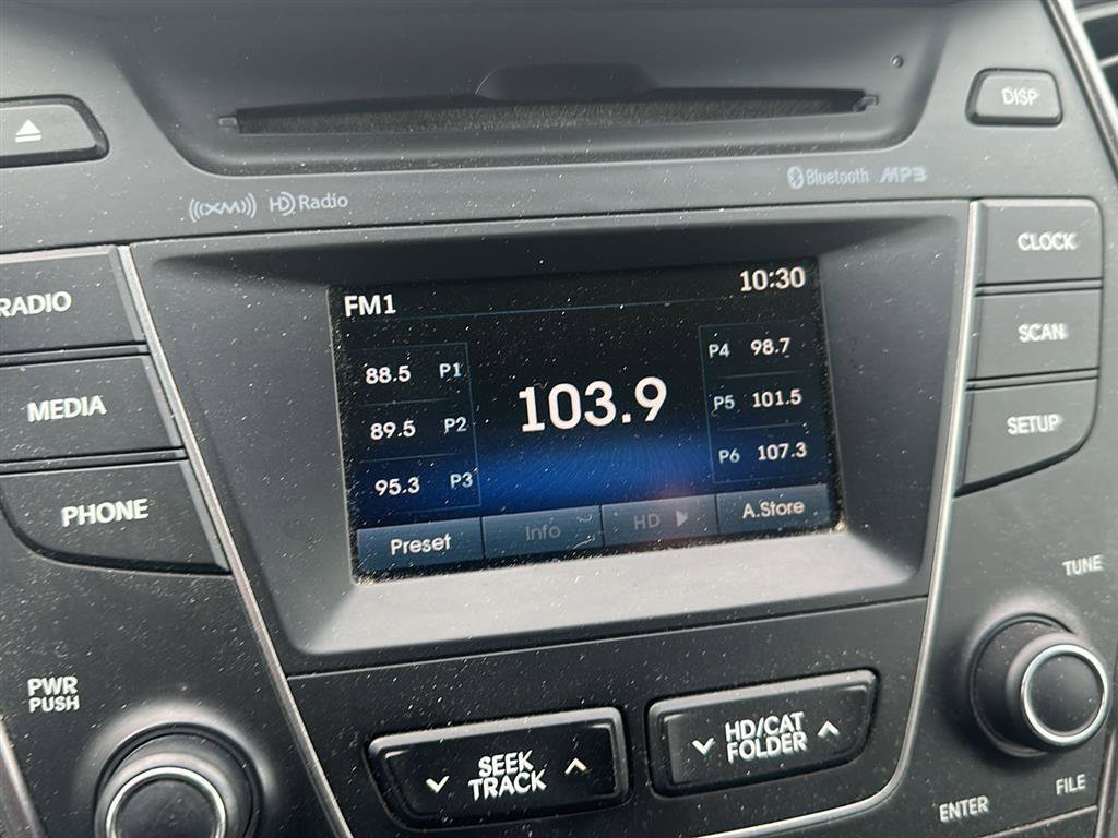 Used 2015 Hyundai Santa Fe GLS image 20